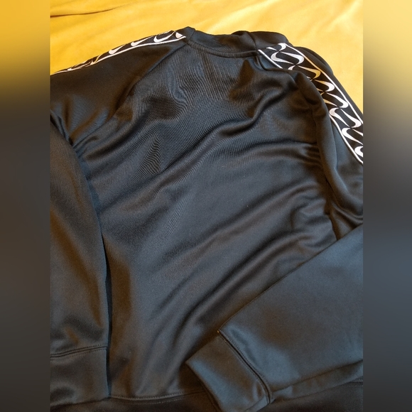 Nike Black and White Jacket - Picture 3 of 3